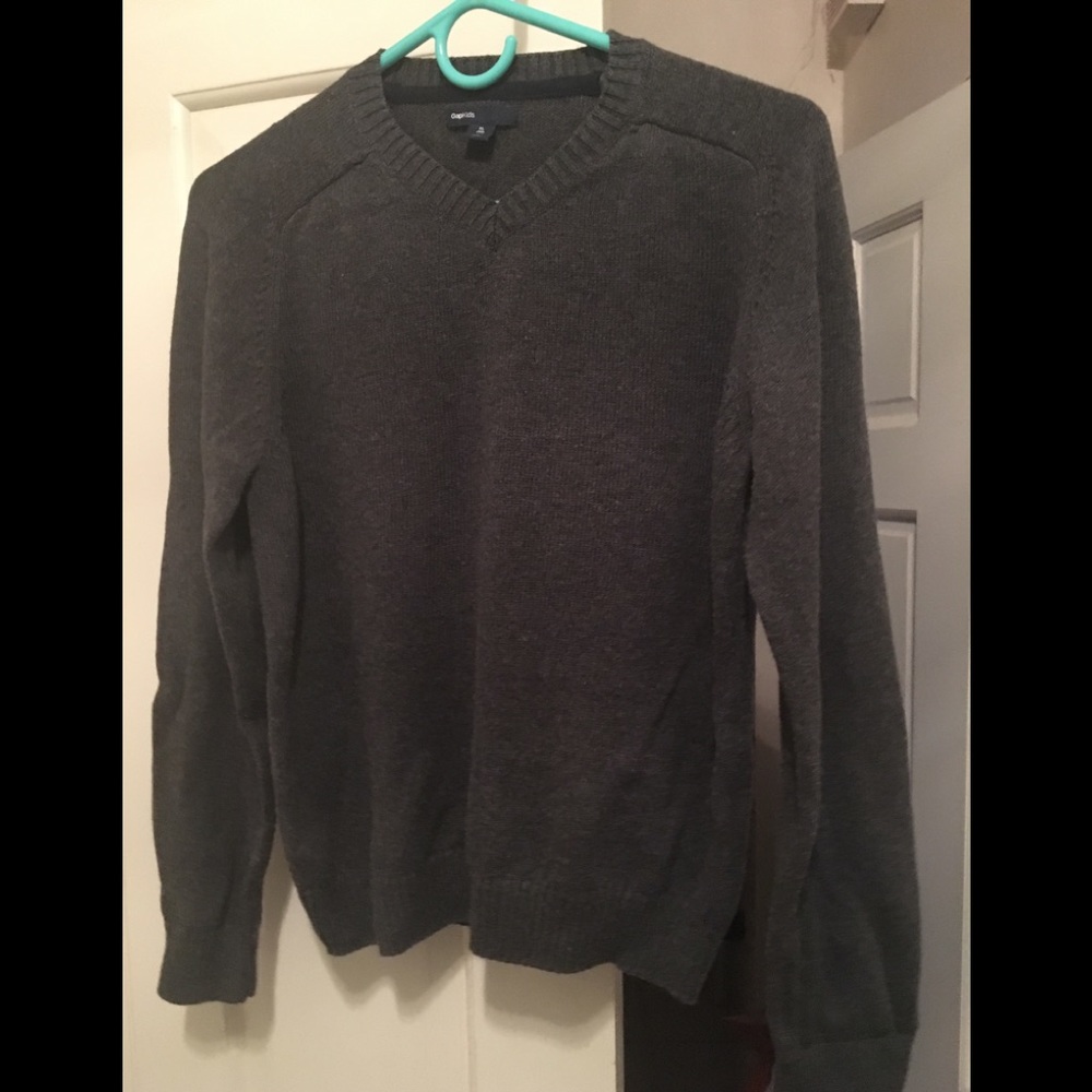 Boys Size 12 Gap sweater. Very good condition.
